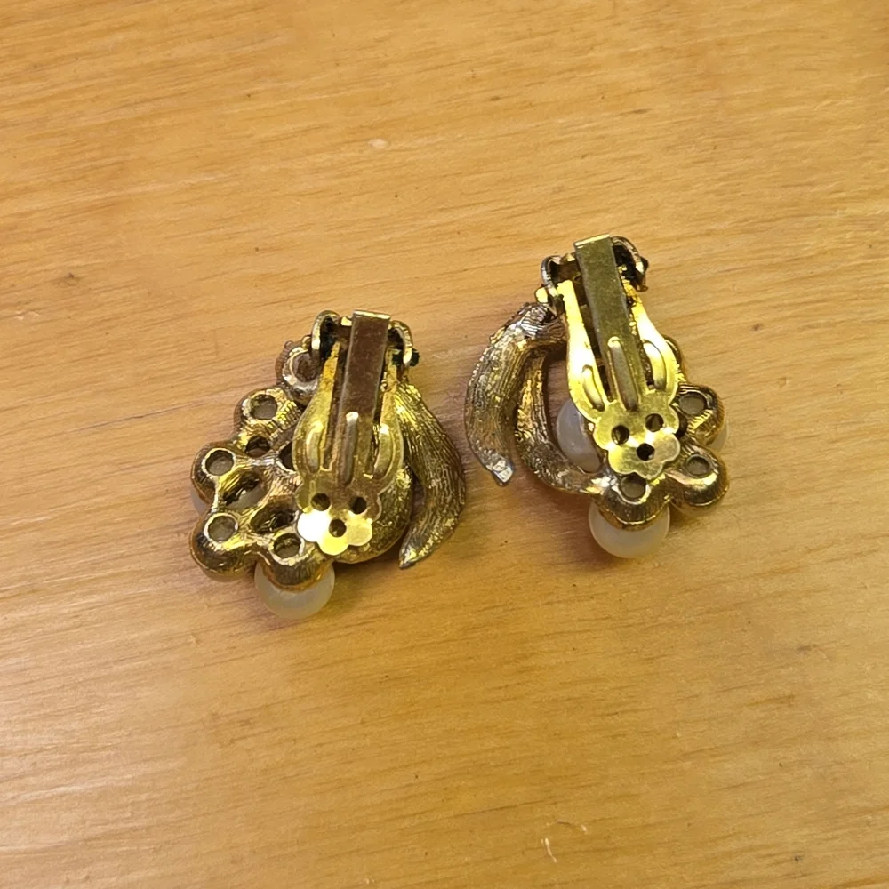 N/A vintage clip